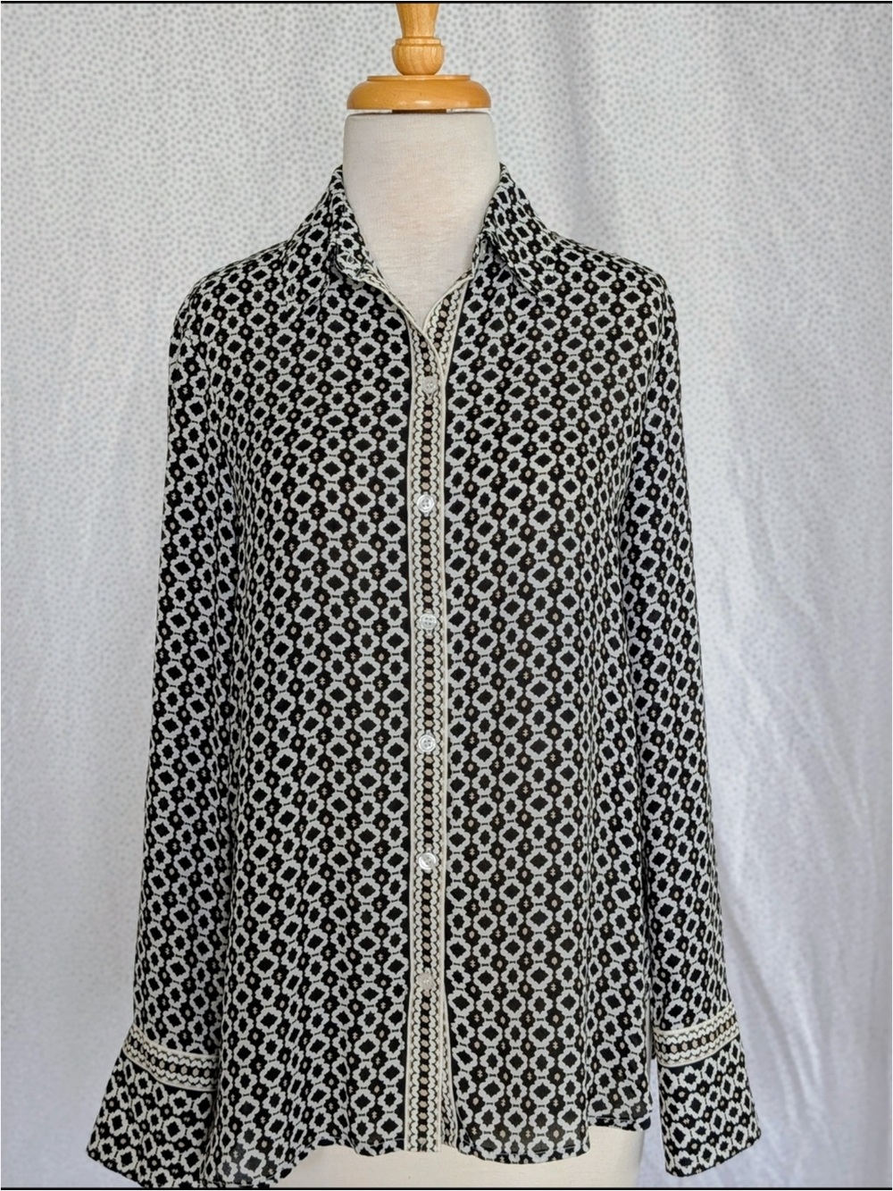 Max Studio Black and White Geometric Button-Front Blouse
